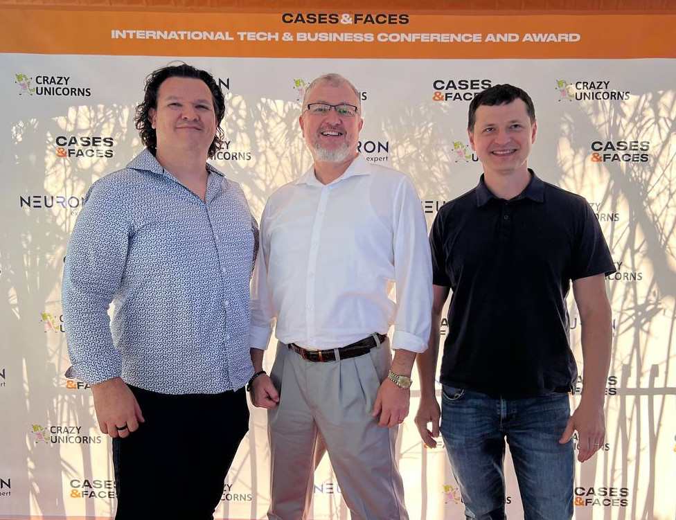WhizReports Team